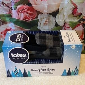 Totes Toasties Men's Black and Gray Memory Foam Slippers